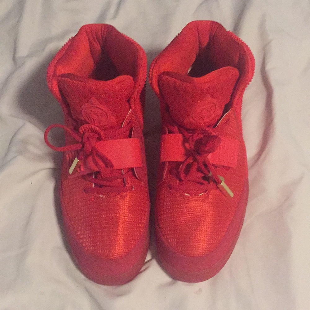 Nike Yeezy Red October